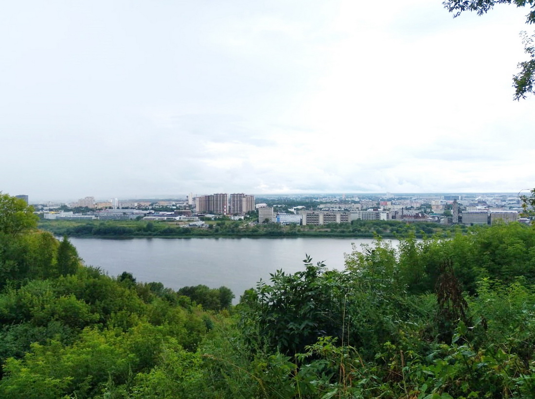 Вид на реку Оку из района Одесской улицы.